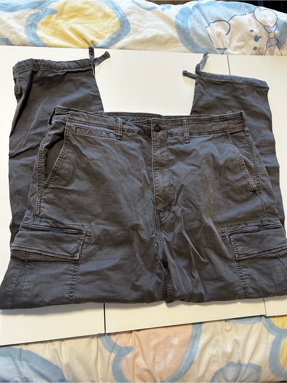 American Eagle Outfitters Men's Charcoal Cargo Pants